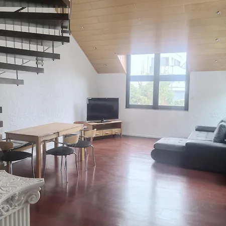 Schoene Maisonette Im 12-5 Uni Apartament *